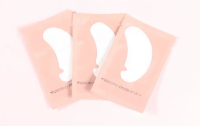 V-cut hydrogel patches